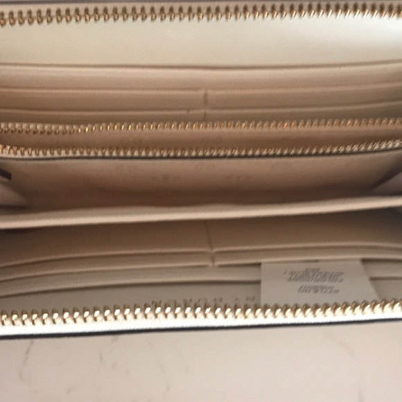 Tory Burch Wallet - Picture 5 of 5